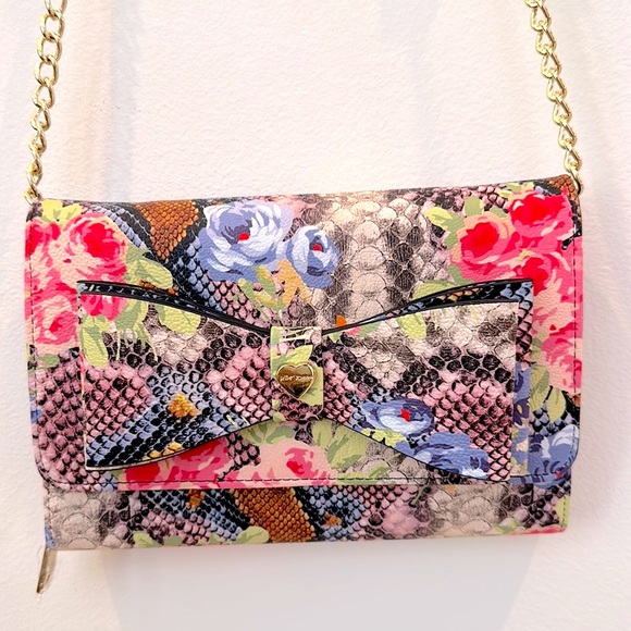 Betsy Johnson Floral Crossbody Multicolor Bag. Brand New - Picture 3 of 15